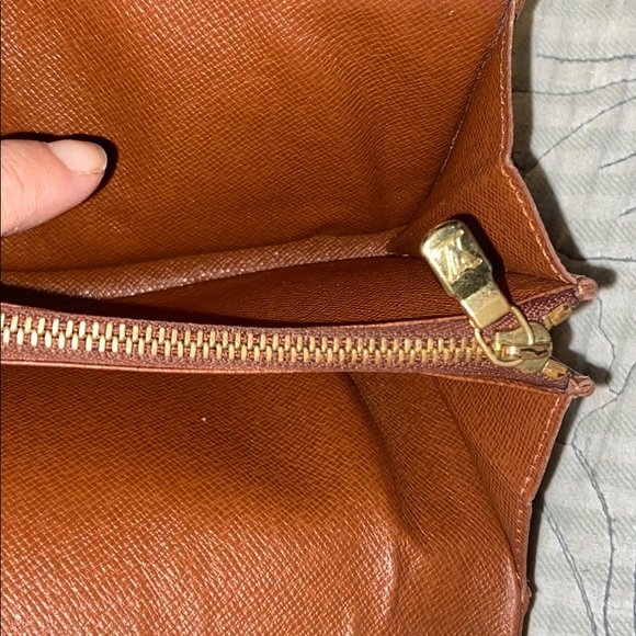 Louis Vuitton wallet - Picture 7 of 8